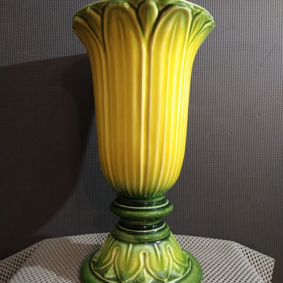 Hull Art Vintage Mid Century Hull Pottery Vase 175h Poshmark